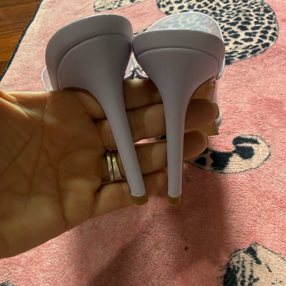 BCBG Lavender Women's Heels Sz 6.5 - Picture 4 of 6